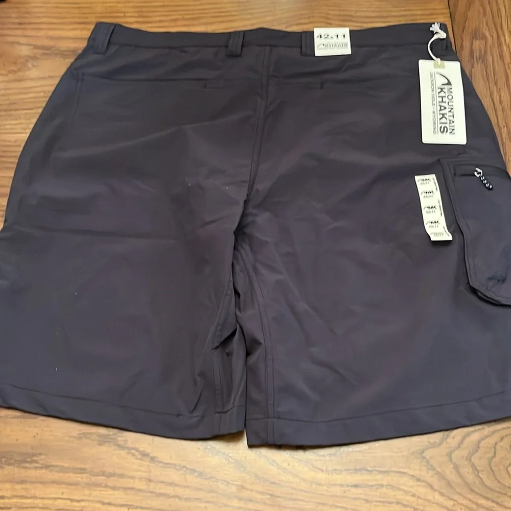 Mountain Khakis shorts,‎ size 42, NWT